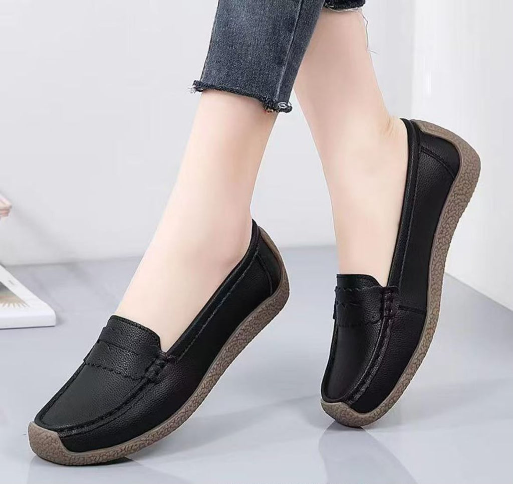 Stylish and Comfortable Ladies Shoes: New Steady Fashion