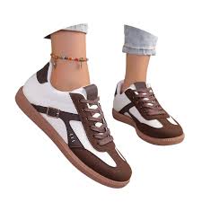 women's retro-style fashion sneakers