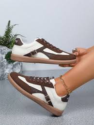 women's retro-style fashion sneakers