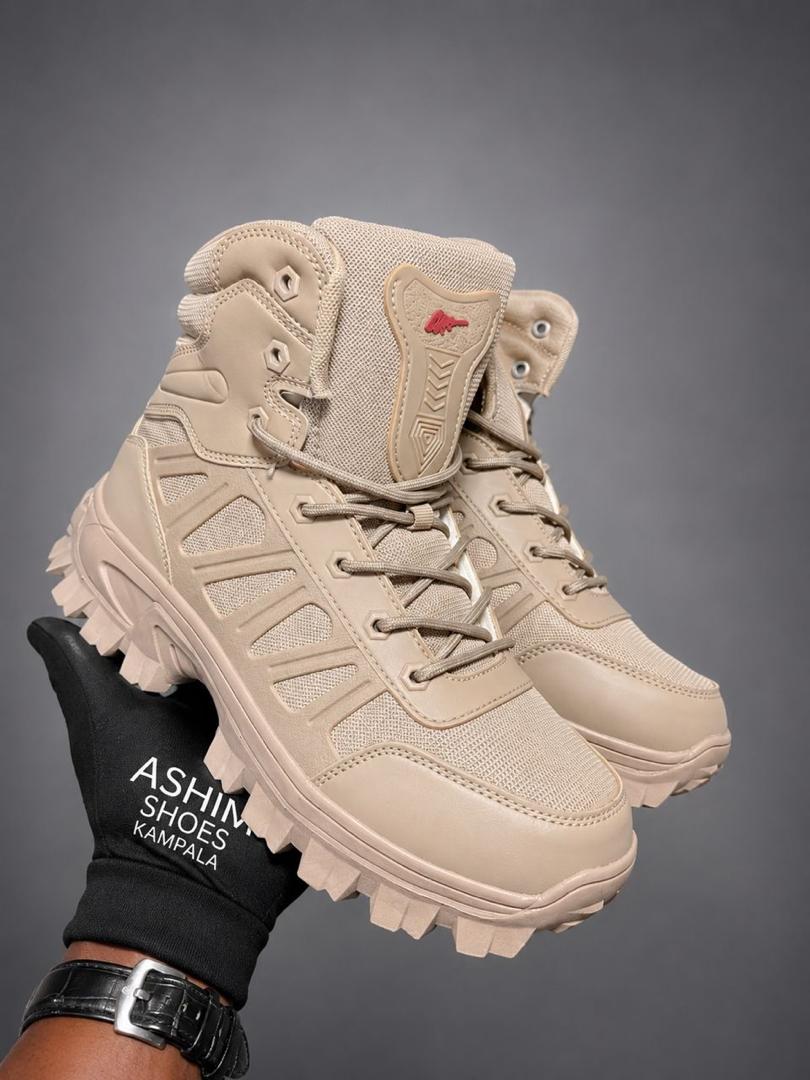 High-top tactical outdoor boots