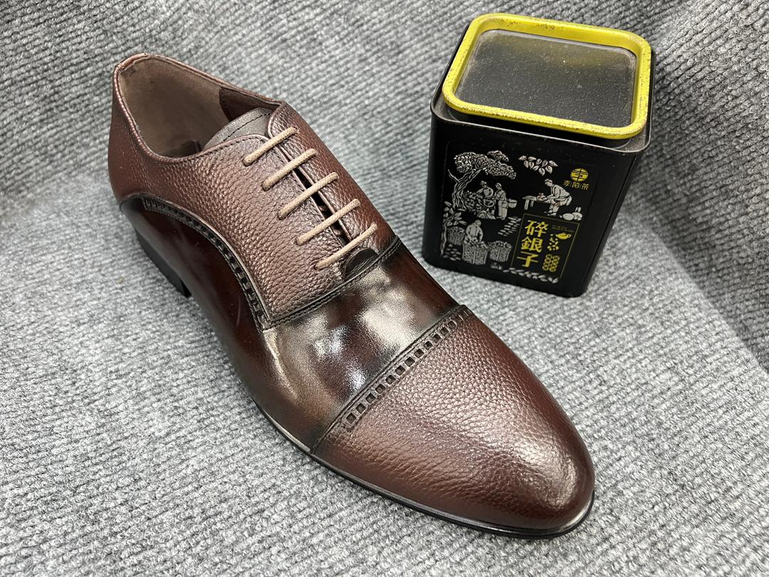 Brown textured leather oxford dress shoes