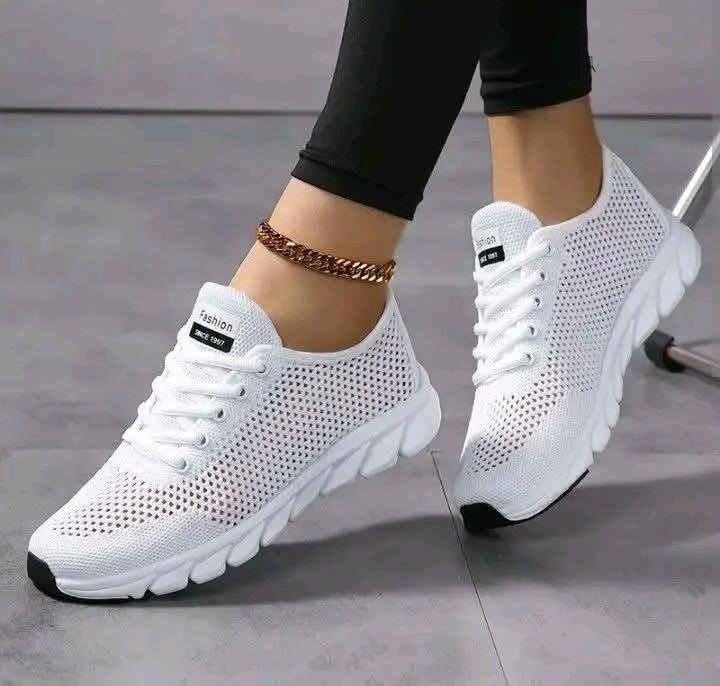 Women's breathable mesh sneakers
