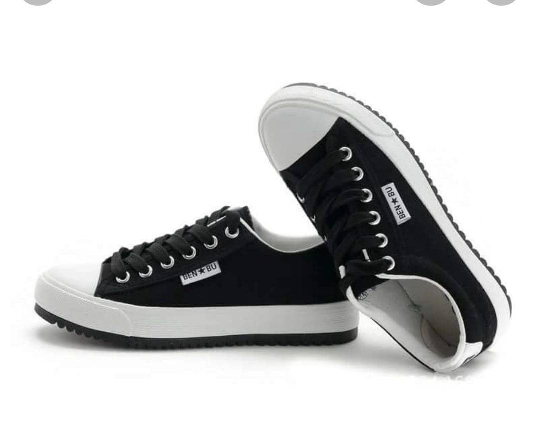 Black and white low-top canvas platform sneakers