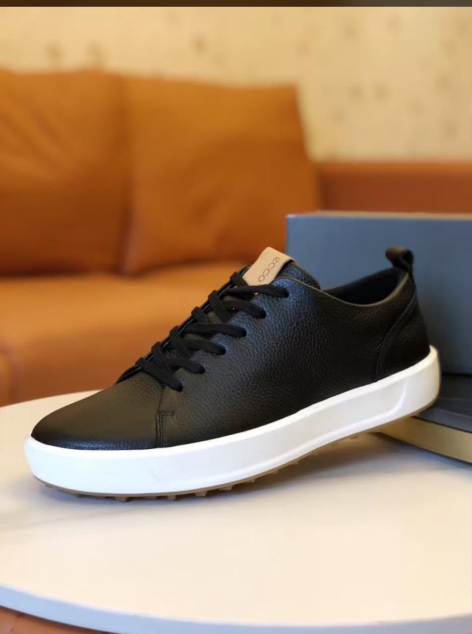 Black ECCO men's leather casual sneakers