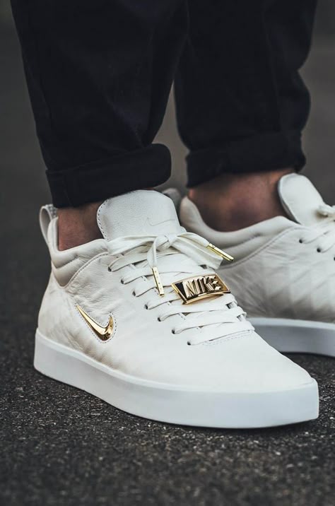 Nike Tiempo Vetta '17 sneakers