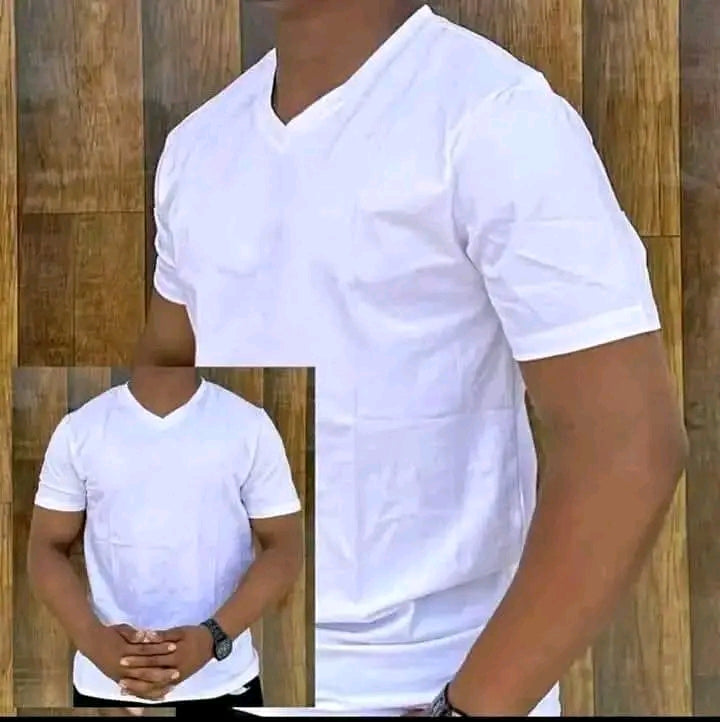 Plain white V-neck short-sleeve T-shirt