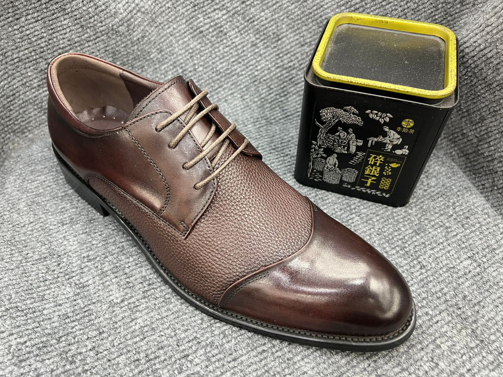 Brown textured leather cap-toe Oxford dress shoes