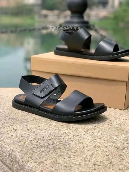 Classic black leather men's sandals