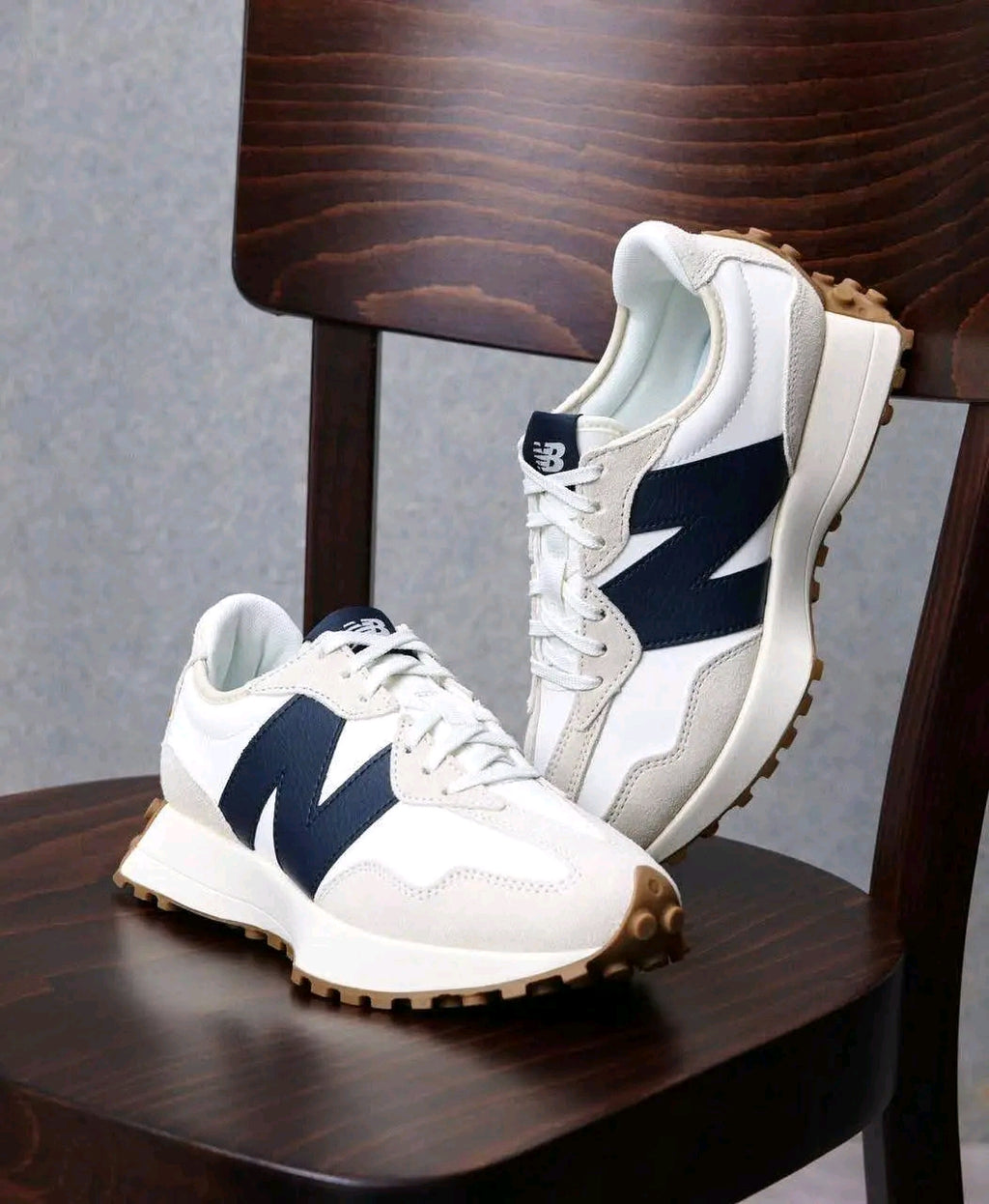 New Balance 327 sneakers