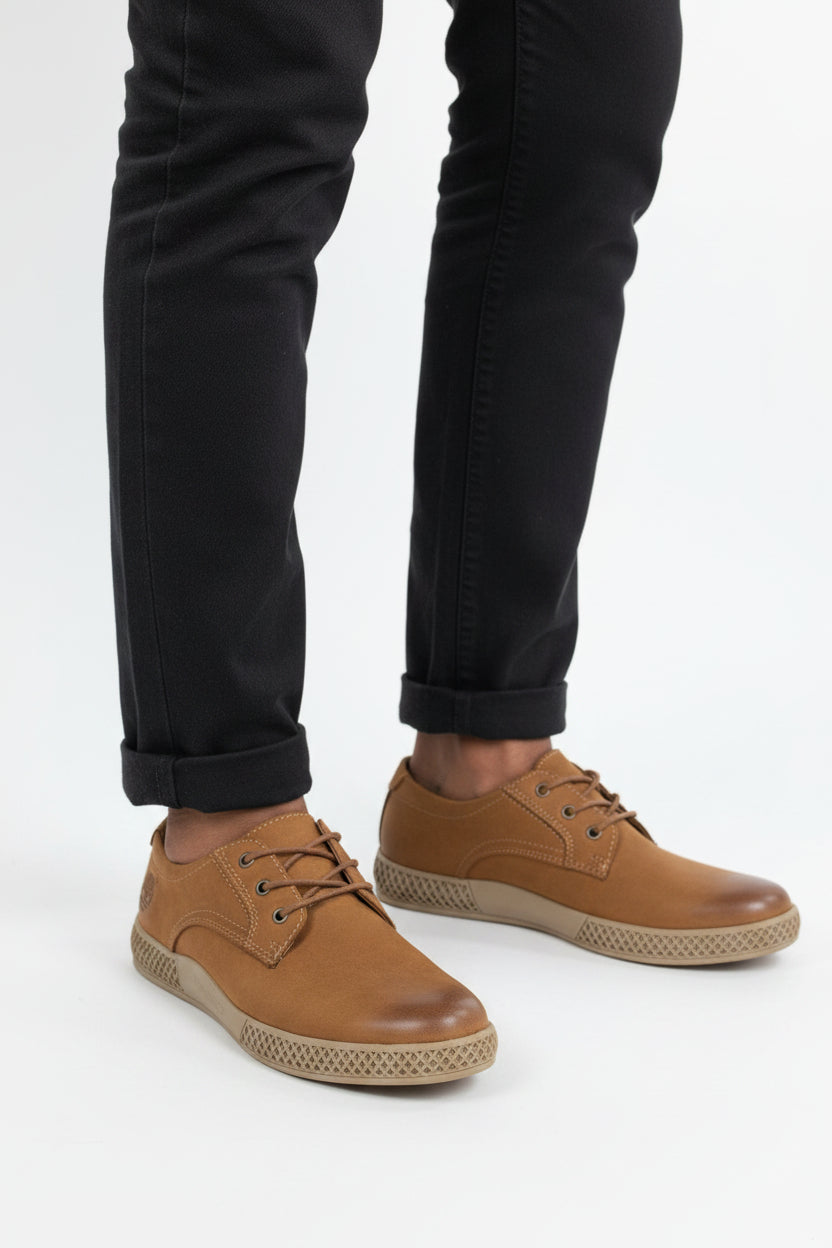 Brown leather casual lace-up shoe