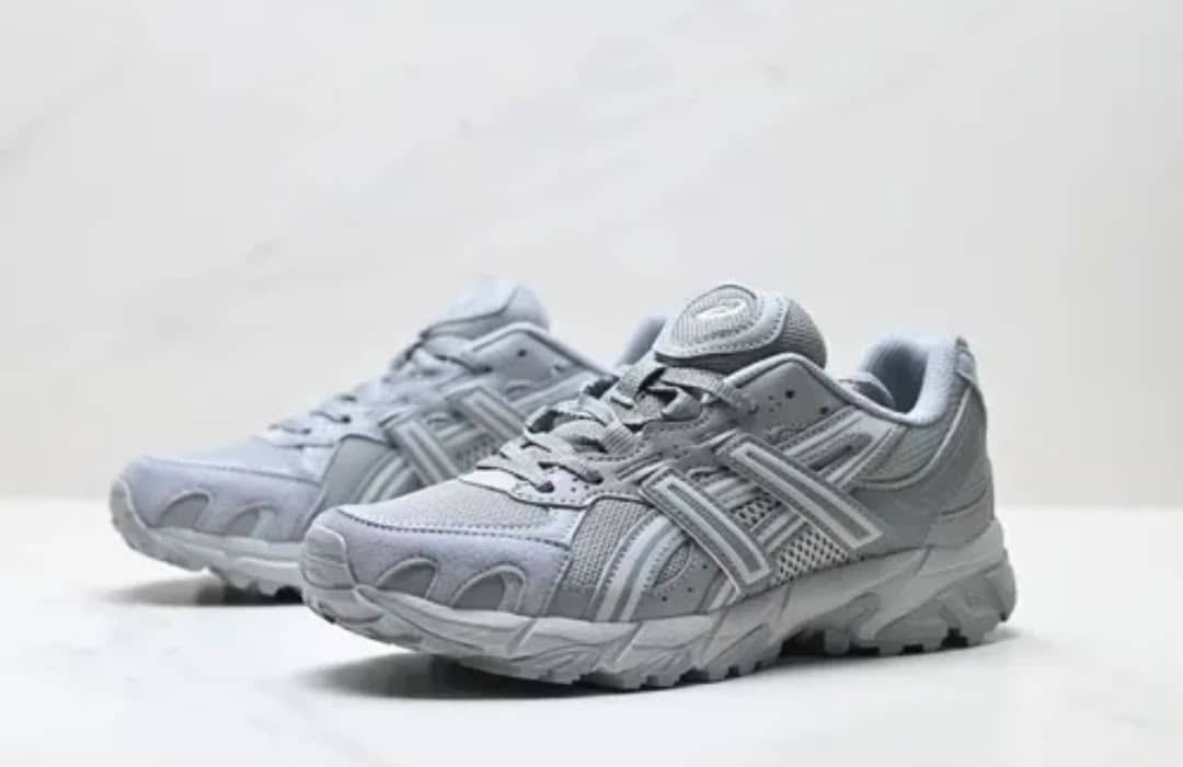 Light grey Asics Gel-Sonoma TR62 sneakers