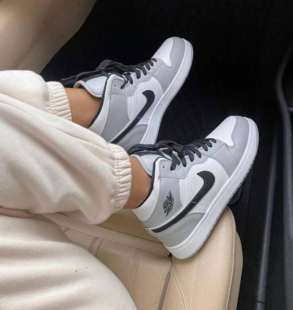 Nike Air Jordan 1 Mid "Light Smoke Grey" sneakers