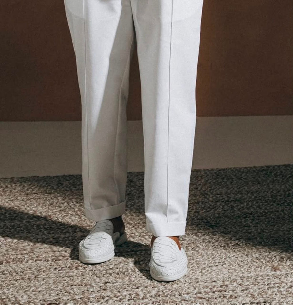 Luxury cream-white crocodile-embossed leather backless loafer mules